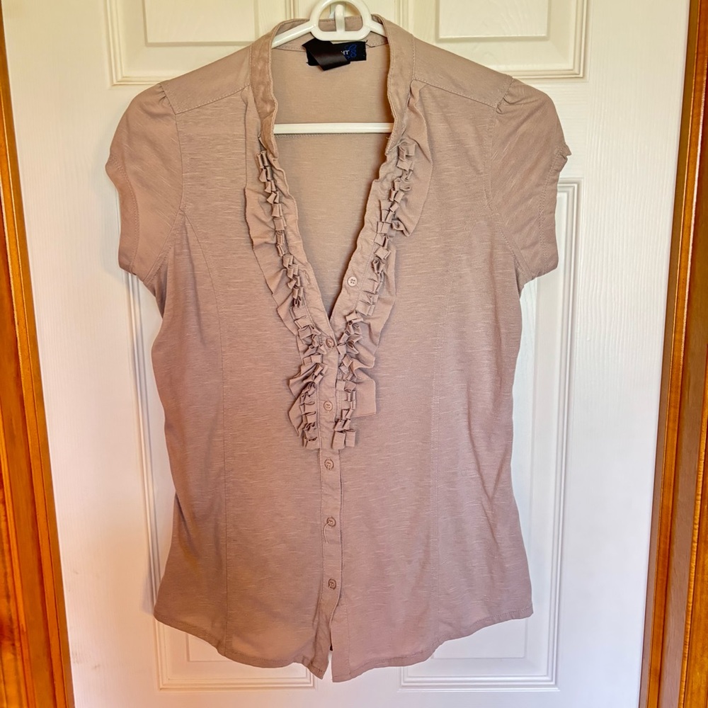 HEATHER BROWN V NECK RUFFLE CAP SLEEVE KNIT SHIRT SIZE M